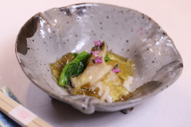 Picture of steamed abalone with jelly